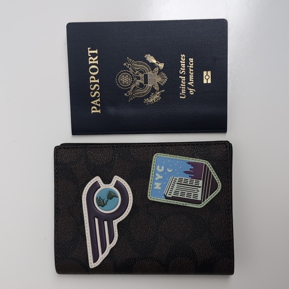 Coach 1283 Passport Case Signature Canvas W/Travel Patches Mahogany Multi (Last) - Picture 4 of 12